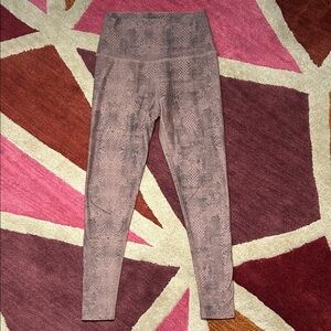 Beyond Yoga Softmark Midi Leggings Size S